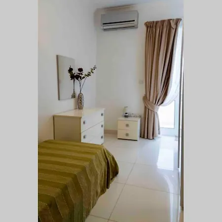 Luxurious Furnished Penthouse In Sliema