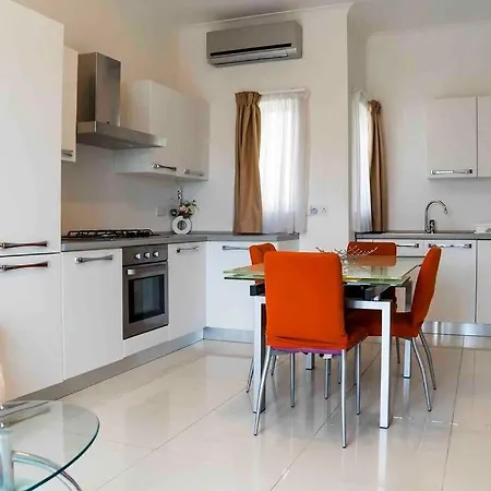 Luxurious Furnished Penthouse In Lägenhet *